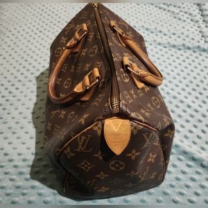 Louis vuitton handbag